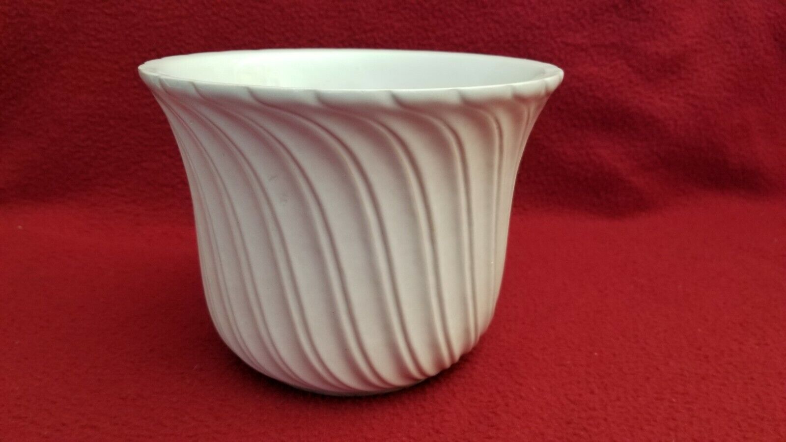 SÖNDGEN KERAMIK Flower Vase Planter White Swirl Planter